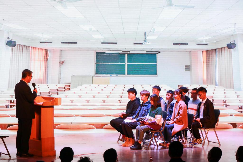 互动节目《爱国三问》