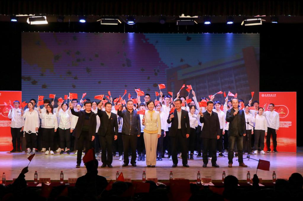 合唱《我和我的祖国》