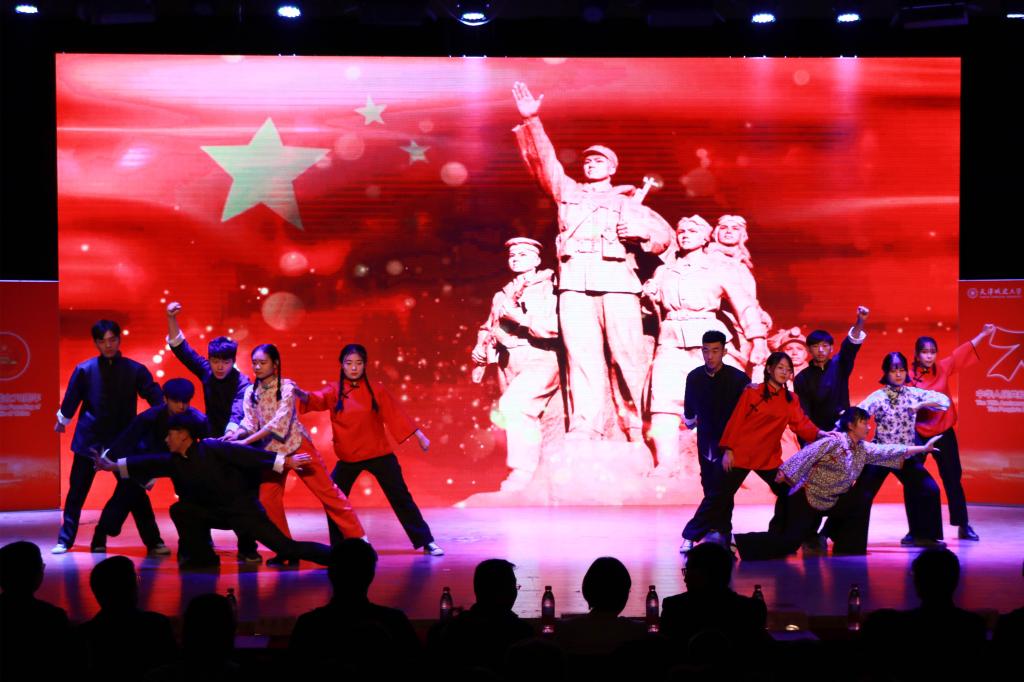 舞蹈《游击队》